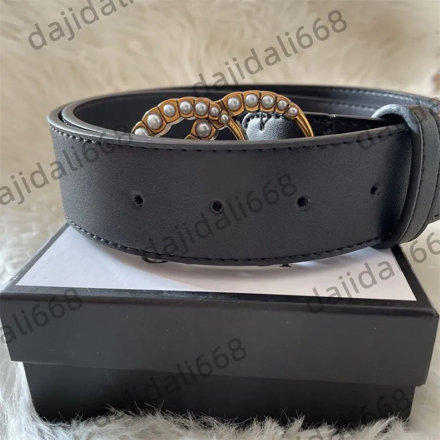 Avec ceinture de boîte Designers Classic Big Ceinture à boucle solide Hommes Véritable Cuir Dames Homme Casual Lettre Boucle Lisse Femmes Cuir Be167u