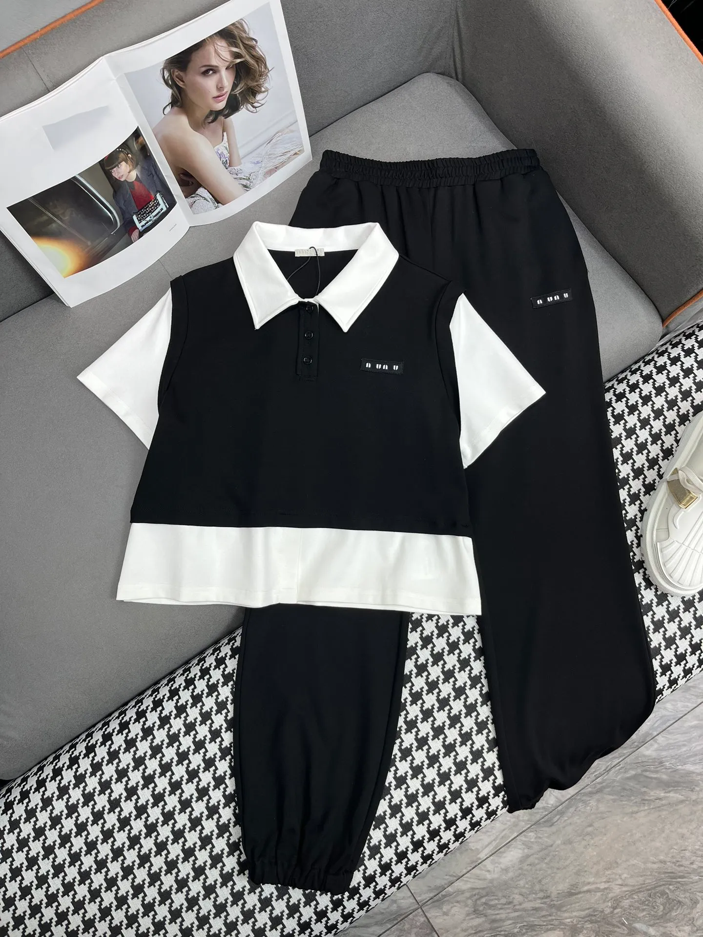 2024 Spring/Summer New Product Contrast Color Splicing Design Letter Fashion Versatile Polo Top+Casual Pants Set