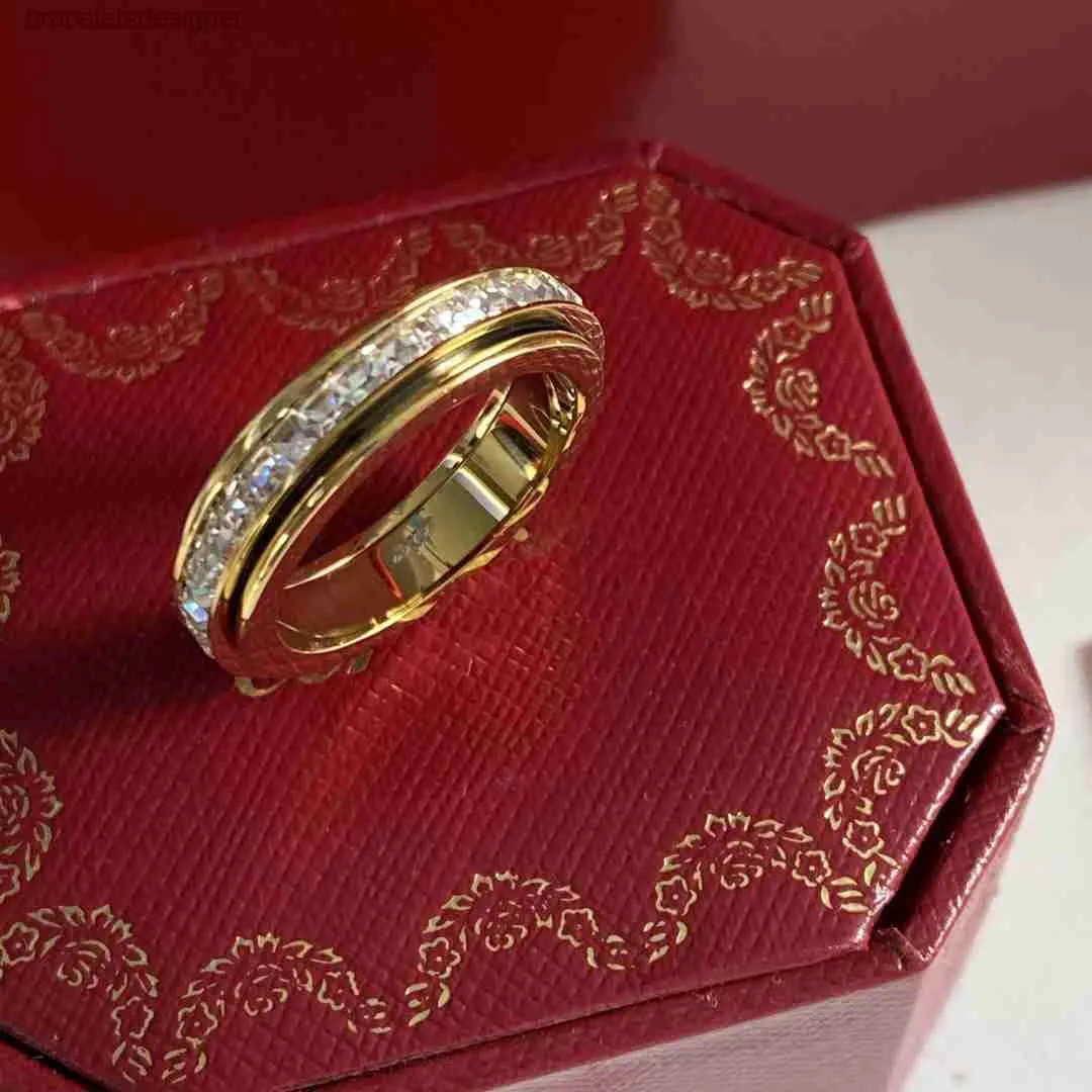Pierścień Pierścień Pierścień luksusowy projektant Pierścienie dla kobiet Miłość projektanci Symulowana Diamentowa Biała Rose Gold Trend moda Złota i srebrne przyjęcie weselne Para Prezenty Nicea