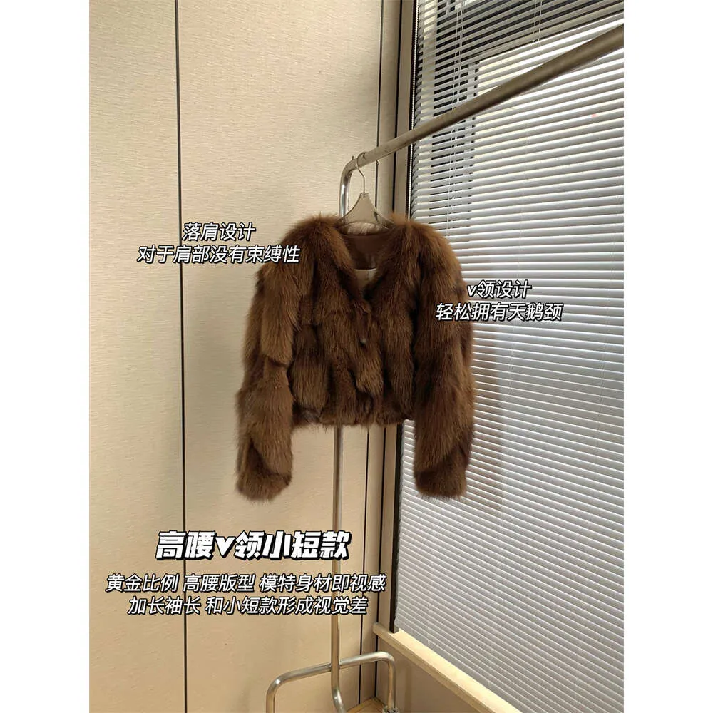 Fashionabla färgavancerad kontrasterande skiktning, romantisk och elegant Fox Caramel Short Fur Jacket, Winter Women's Clothing 9990