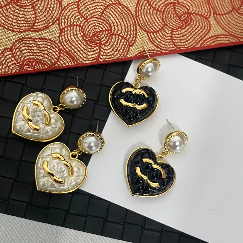 White Luxury Heart Pendant Charm Earring Gold Plated Pearl Jewelry Brand Designer Love Gift Earrings With Box Spring Boutique Jewelry