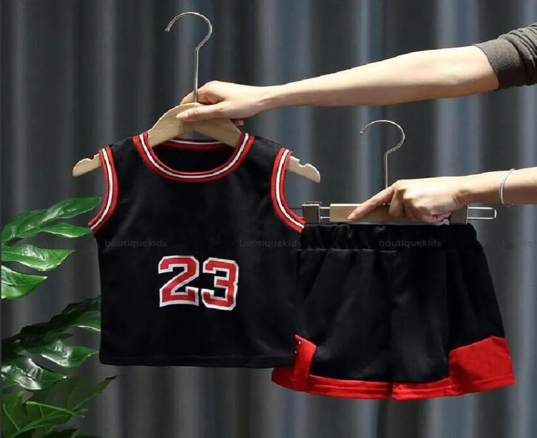 Junge Mädchen Kleidung Sets Weste Shorts Baby Kleinkind Anzug Kleinkind Ärmellose Trainingsanzug Basketball Designer Kleidung Kids7719526