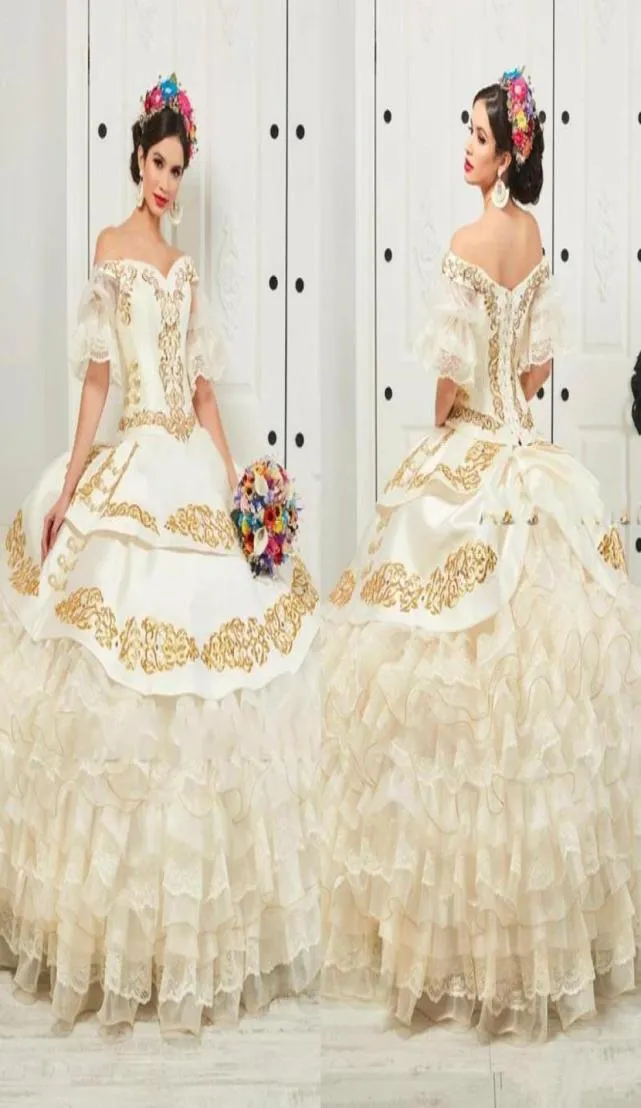 Ruffled Floral Charro Quinceanera Sukienki 2021 Off na ramię Puffy spódnica złota hafty koraliki Księżniczka Sweety 16 Dziewczyny Maskarada 2631475