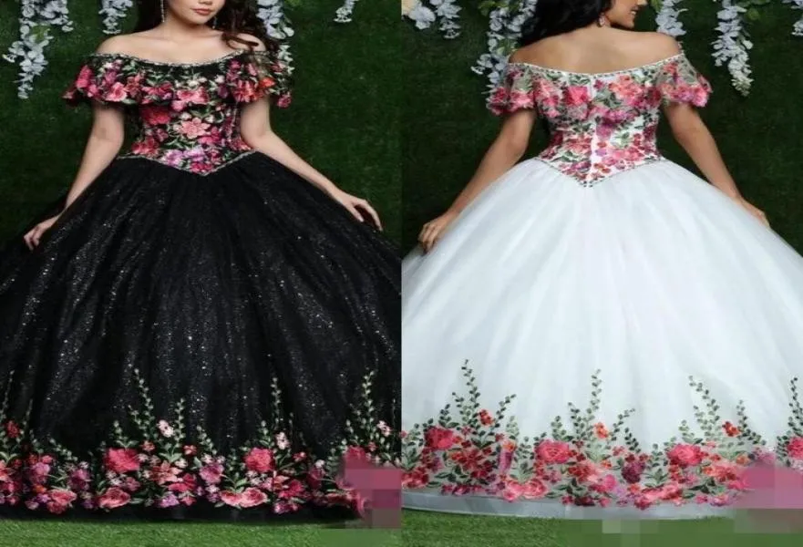 2020 Floral Quinceanera Vestidos Bordados Fora do Ombro Frisado Ruffles Custom Made Prom Ball Gown Doce 16 Ocasião Formal Wea5720409