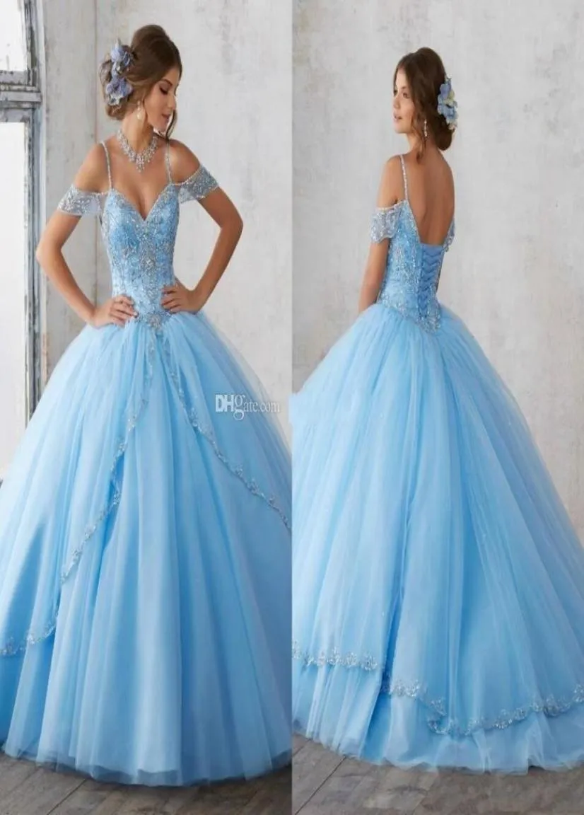 Robes de bal élégantes bleu ciel clair 2019 robe de bal princesse bouffante robes de Quinceanera robe douce 16 Spaghetti Beading1966728