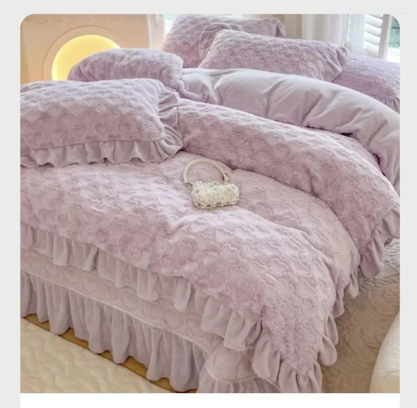 Комплекты постельного белья, зимние роскошные французские стильные маленькие ароматные флисовые покрывала и стеганые одеяла, двухсторонний зажим для хлопка, толстый коралловый ми