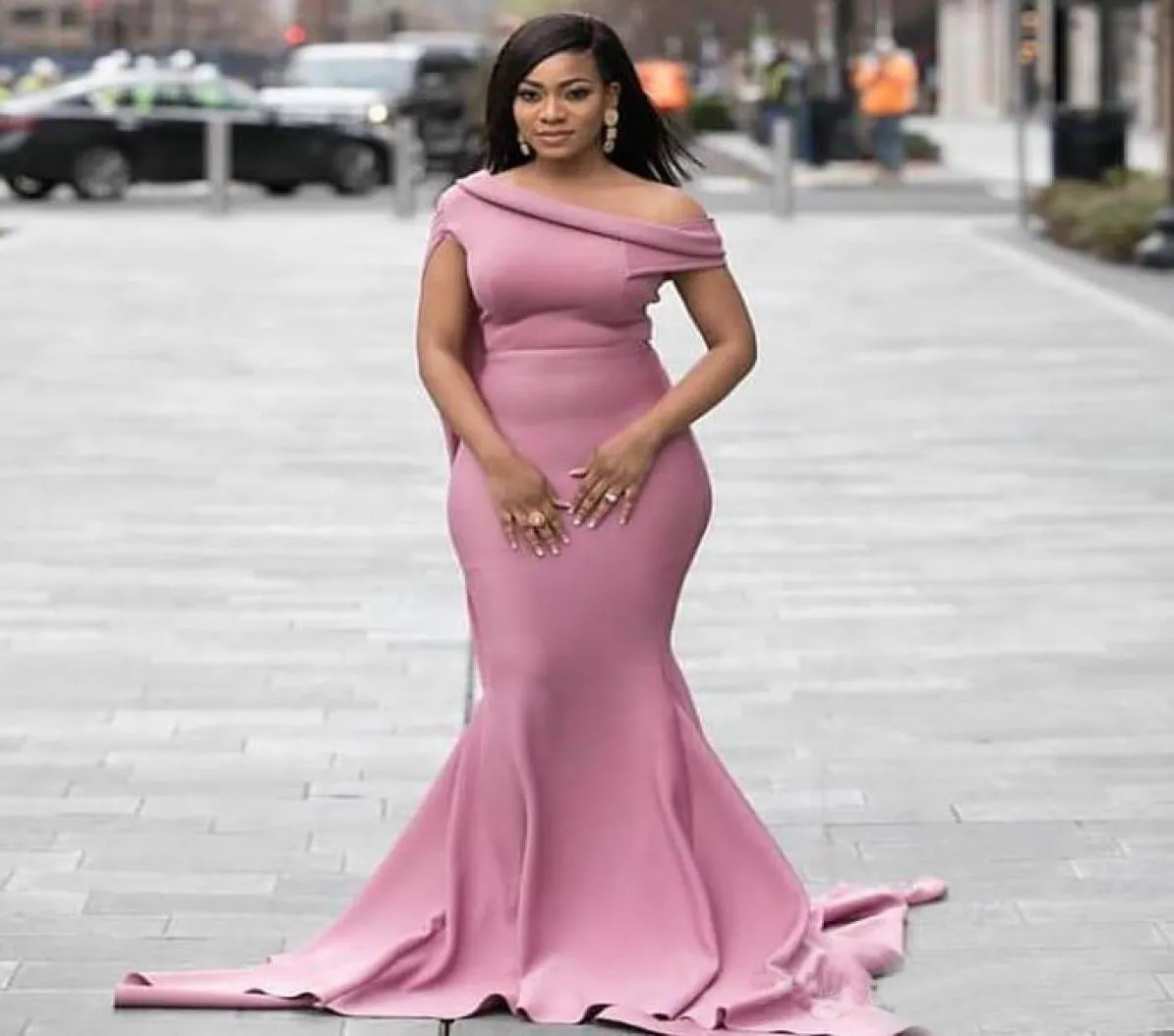 African Satin Bridesmaid Dresses Dusty Pink Mermaid Spring Summer Countryside Garden Formal Wedding Party Gowns Plus Size Custom M5305596
