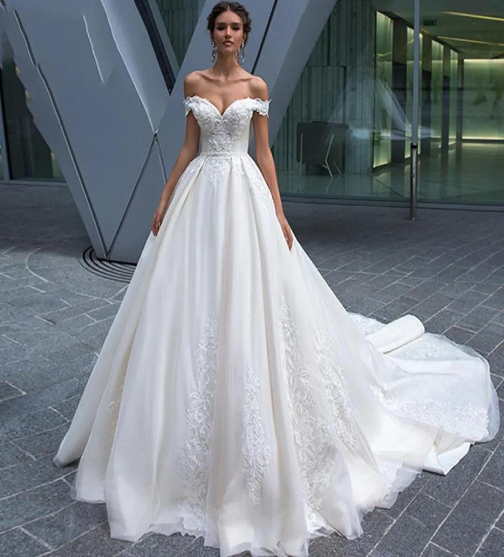 Schulterfreie Spitzenapplikationen ALine Brautkleider Brautkleider Prinzessin Maßgeschneiderte lange Robe De Mariage White Garden Damen Wedd7175015