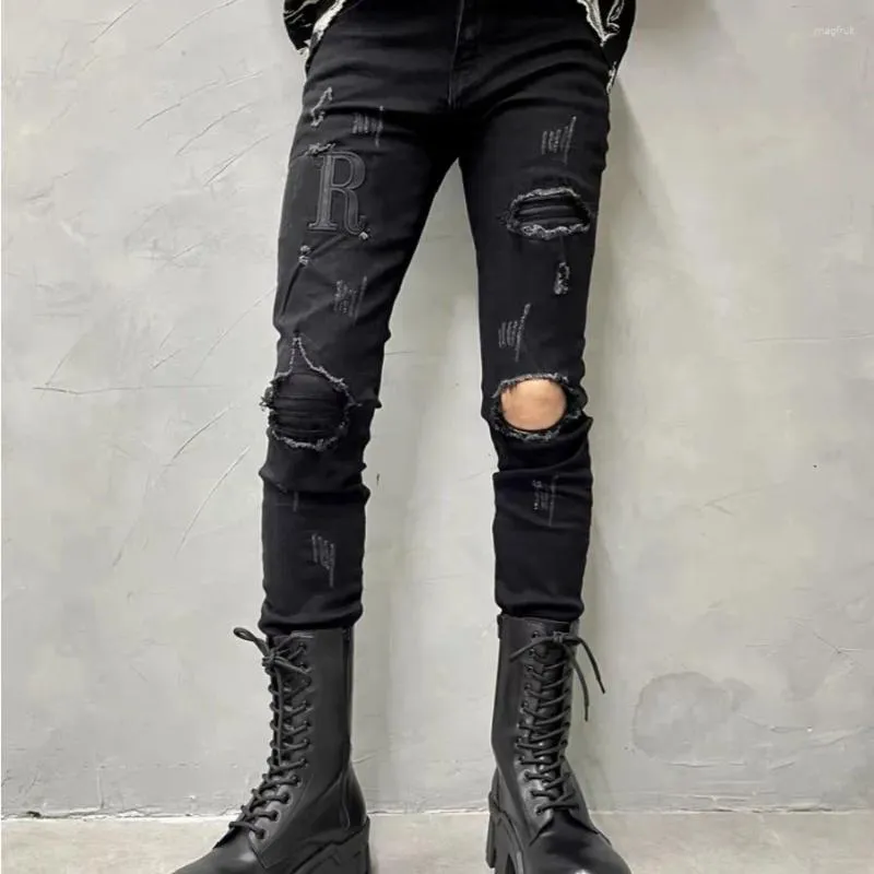 Мужские джинсы Черные буквы R с вышивкой Потертые рваные уличные одежды в стиле пэчворк Облегающие отверстия Skinny Hombre