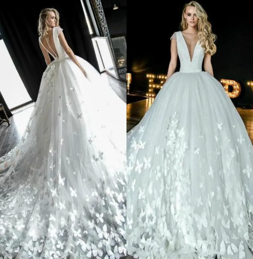 2021 Abito da sposa linea A con scollo a V Maniche ad aletta Farfalla romantica Applicazioni Abiti da sposa in tulle con bottoni trasparenti Abiti posteriori8791876