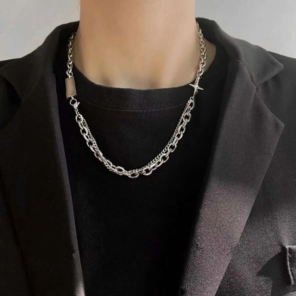 Épissage minimaliste avec collier de clavicule en métal incrusté de briques pour hommes et femmes hip-hop cool et tendance chaîne cubaine double couche