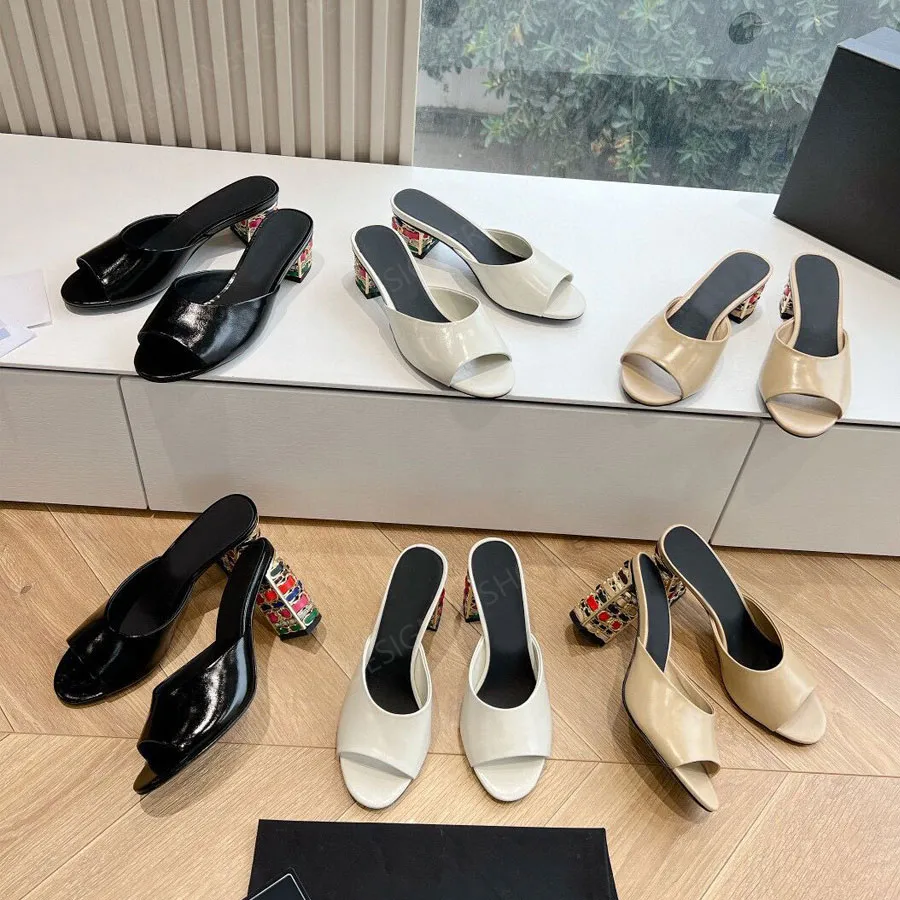 Sandaler av högsta kvalitet Sandaler Slides Chunky Kitten klackar mulor tofflor kikar öppen tå skor läder färgade mid-heel kvinnors lyxdesigners mules kvinnor skor 6.5 cm