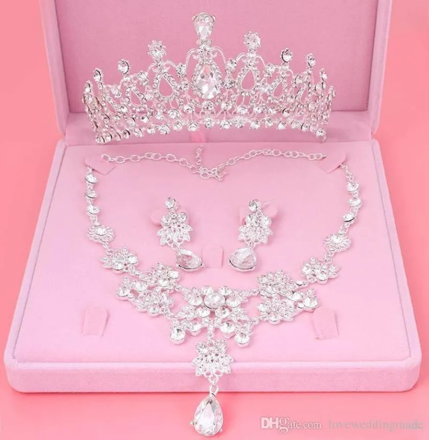 2019 Pas Cher Bling Bling Ensemble Couronnes Collier Boucles D'oreilles En Alliage Cristal Paillettes Bijoux De Mariée Accessoires Diadèmes De Mariage Coiffes Ha6822409