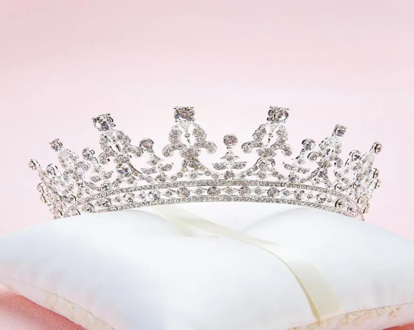 Nuova corona di strass di cristallo rosso argento accessorio da sposa vintage di alta qualità tiara nuziale di cristallo classico capelli da ballo di fine anno6847830