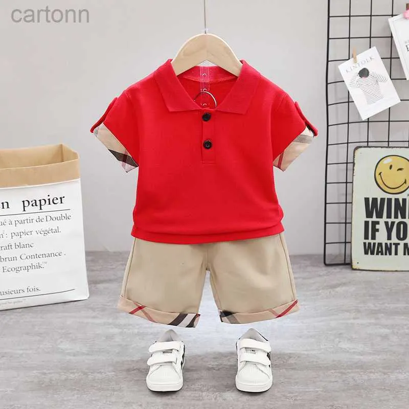 Giyim Setleri Çocuk Tasarımcı Nedensel Kıyafetler Yaz Boys Ekose Spor Giyim Setleri Çocuklar Çizgi Kısa Kollu T-Shirt Üstler Şort LDD240311