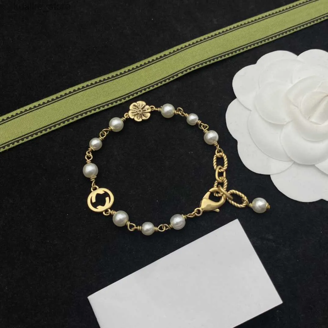 Naszyjniki wisiorek designer naszyjnik z koralikami naszyjnik perłowy kwiat naszyjnik kobiety noszą zestaw biżuterii projektant biżuterii l240315