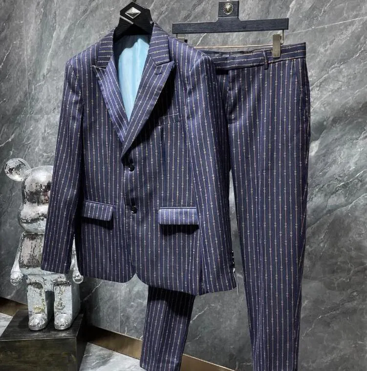 Business designer Abiti da uomo Blazer di lusso in stile occidentale Abbigliamento per il tempo libero Cappotti con stampa di lettere Lady Cappotto di cooperazione slim fit casual Abito a righe con nastro