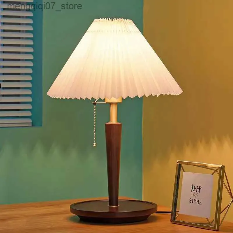 Lampenschirme Vintage Plissee Tischlampe Französisch Holz Schlafzimmer Nachttischlampe INS Nordic Zugschalter Retro Leselampen Studie Wohnzimmer L240311