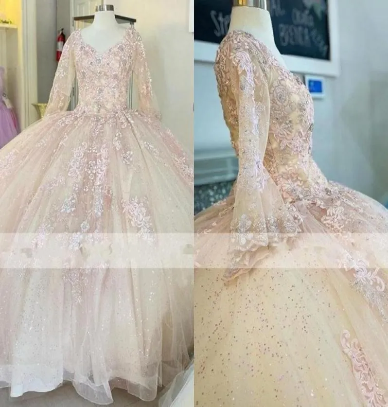 Puffy PinkJuliet manica lunga abiti Quinceanera 2023 ricamo pizzo perline strass strati dolce 16 abito abiti da ballo Pa5509389