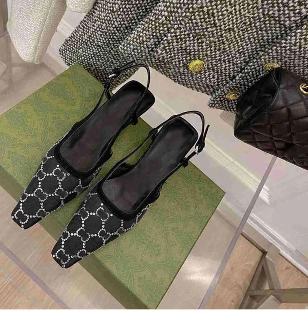 Chaussures habillées Designer NOUVEAU Sling Back Sandales Summer Mode Femmes Luxe G Strass Sandles De Mariage Sliders Talons Hauts Filles Chaussures De Mode9967978