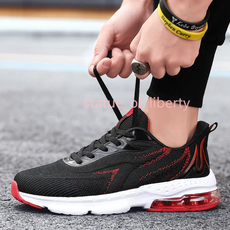 2021 Scarpe da corsa da uomo Mesh traspirante Scarpe sportive da esterno Scarpe da ginnastica da jogging per adulti Super leggere hombres zapatillas v78