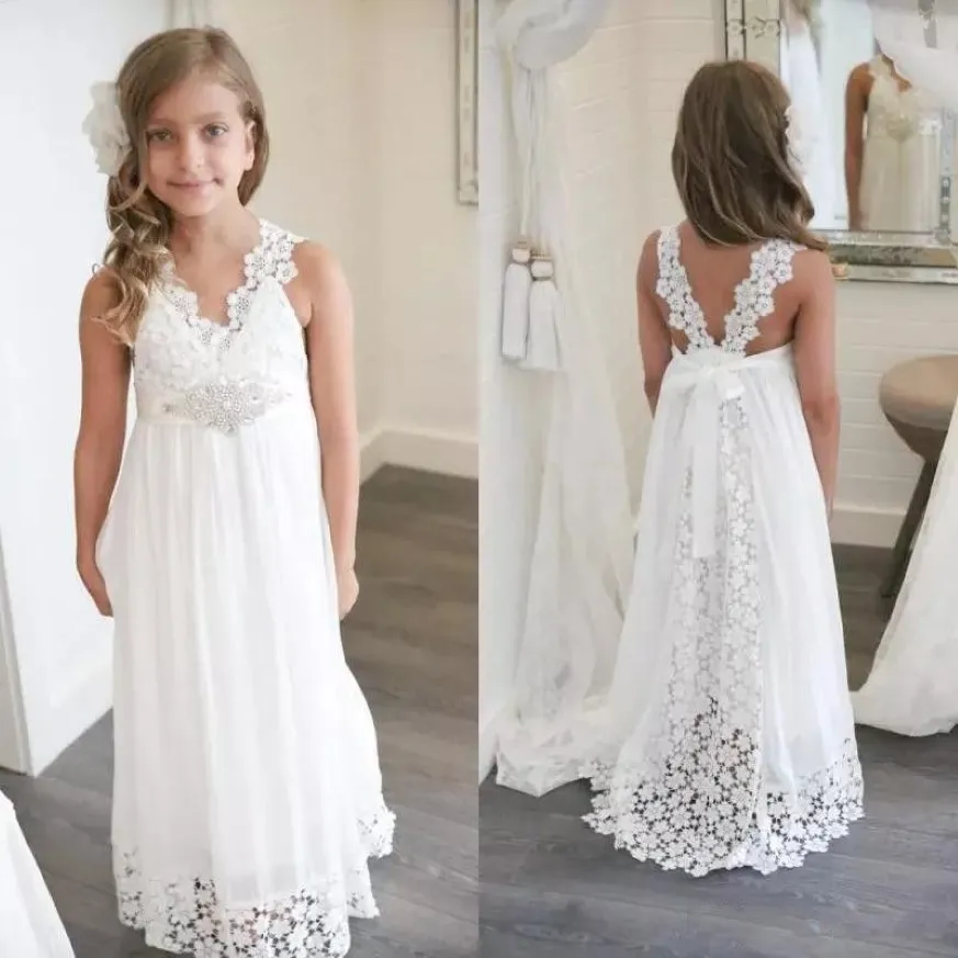 2018 Yeni Varış Boho Çiçek Kız Elbiseleri Düğünler İçin Ucuz V Boyun Bir Çizgi Güzel Dantel ve Şifon Küçük Kızlar Plaj Düğün Dres224E