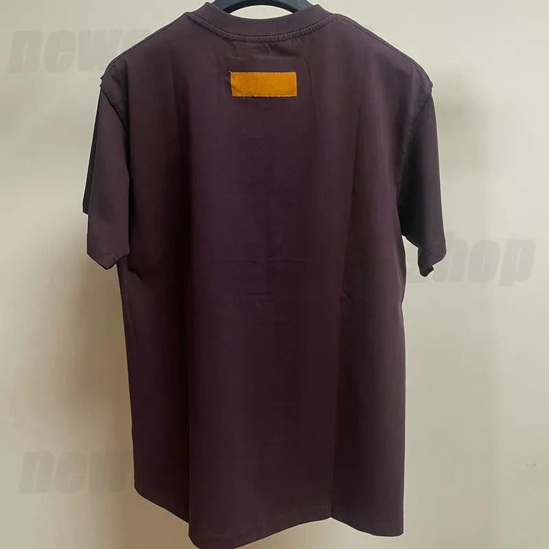 Mens Europe Plus Size T-shirt lyx Paris Summer Tshirt T Shirts Casual Cotton Designer Classic 3D Letter Purple Geometry Simple Tee Tops XS S M L