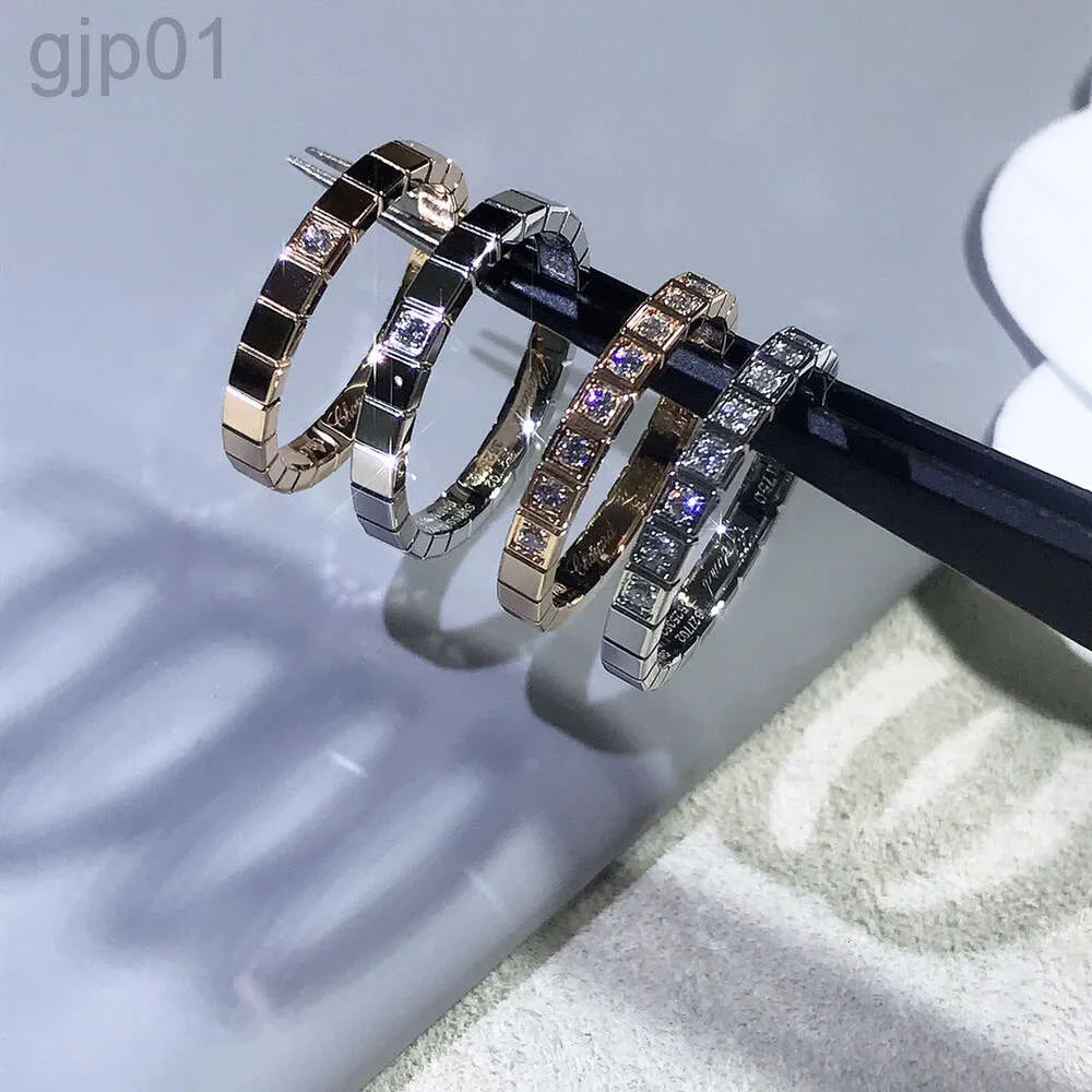 Desginer Chopard Jewelry Non Fading CNC Ice Ring 925 Sterling Silver Niche Design Par Ring Set med fyrkantig honungskakring