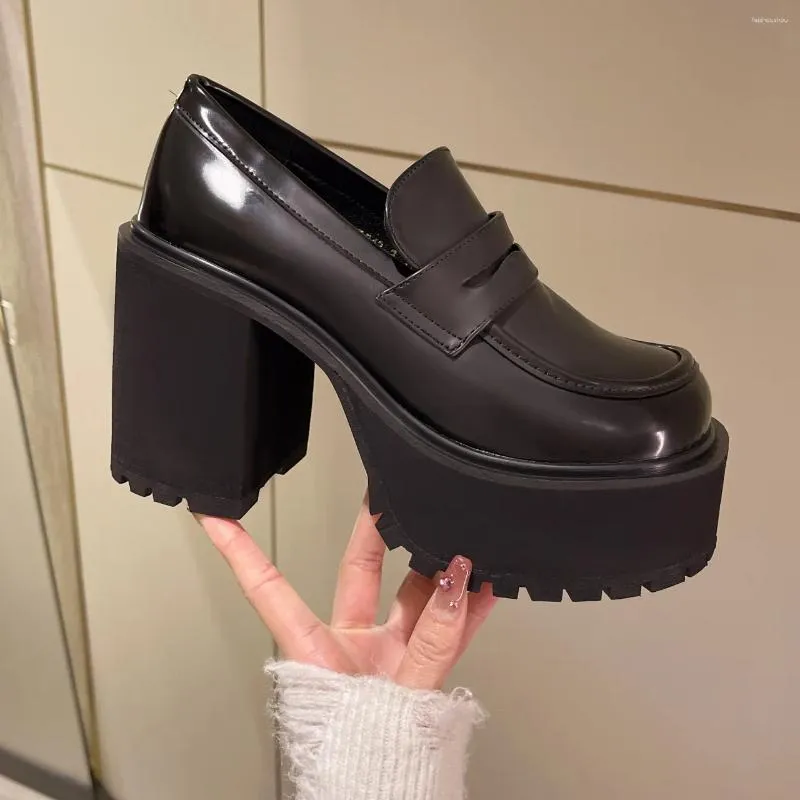 Klädskor 2024 Kvinnors Autumn Thick Sole Black Small Leather French Vintage High Heel Mary Jane