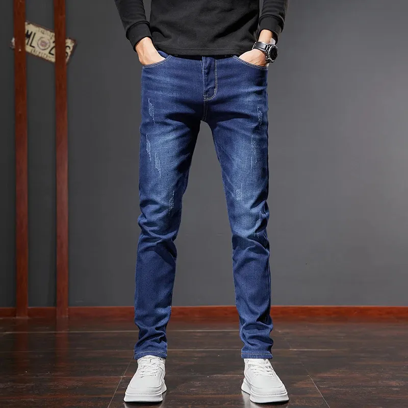 23e Herfst/Winter Slim Fit Comfortabel Stijlvol Gepersonaliseerde Straight Duurzame Real Wear Casual Jeans 240226