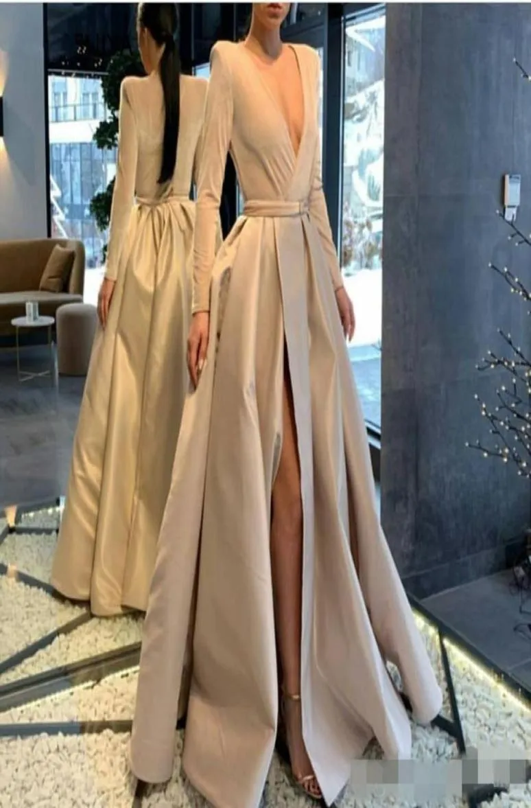 2020 Nya Dubai Arabic Prom Dresses Velvet High Split Long Sleeves Plunging V Neck Satin Evening Party Gown Formal Occase Wear Cu2767286