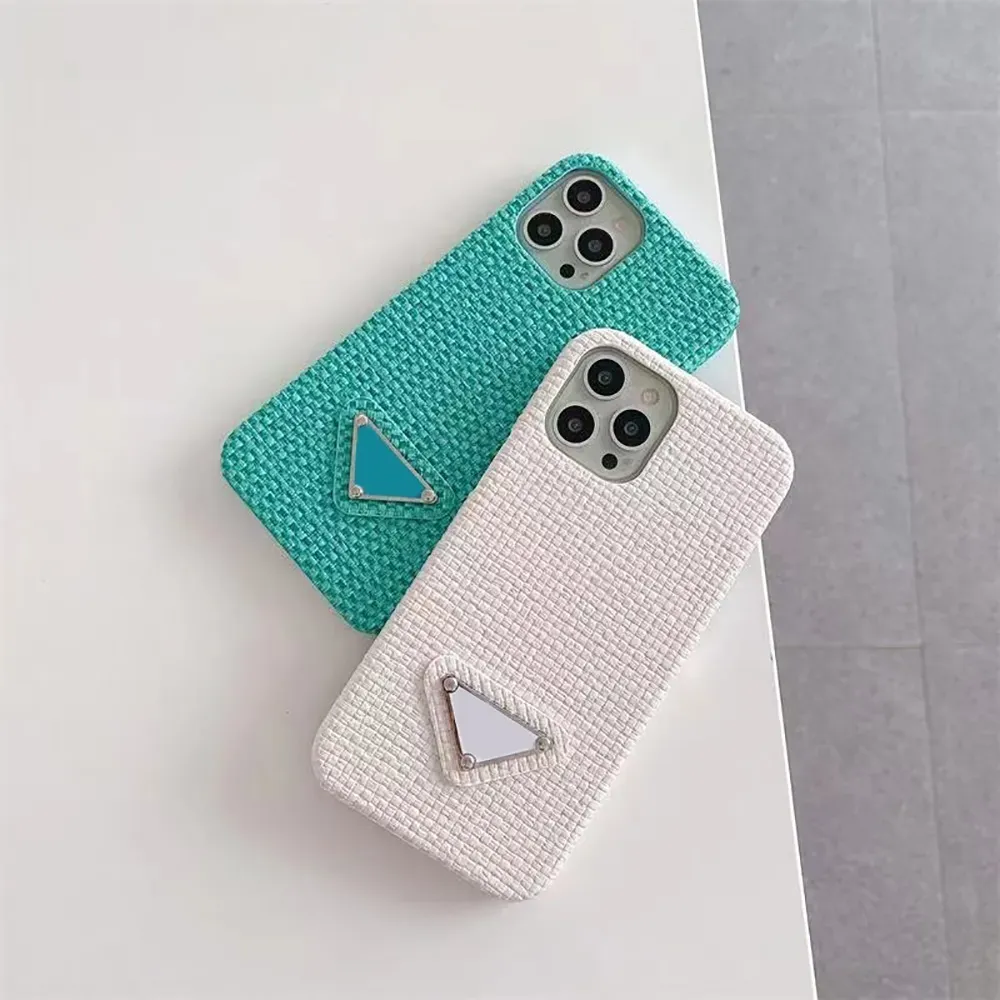 iPhone 14 Promax 13 Pro 12 Woven Pattern Phone Case 여성 IPhone 11 Promax 간단한 패션 to Dirt Triangle Mark G243122LR 용 디자이너 전화 케이스