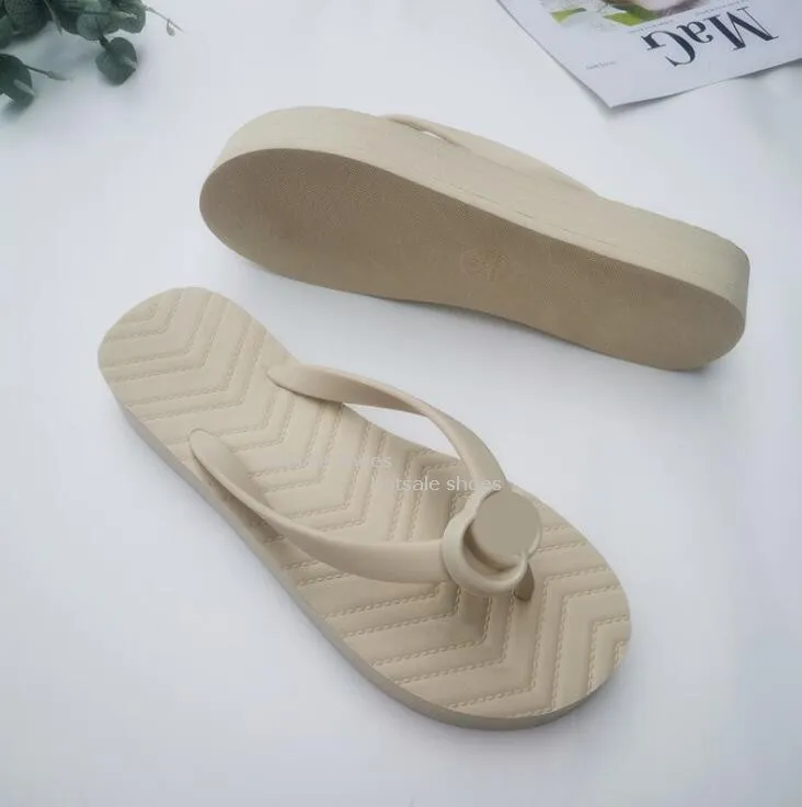 2024 Fashion G Designer Ladies Flip Flops Proste młodzieżowe kapcie buty Moccasin Nasena na wiosenne lato i jesień hotele plaże inne miejsca 35-42