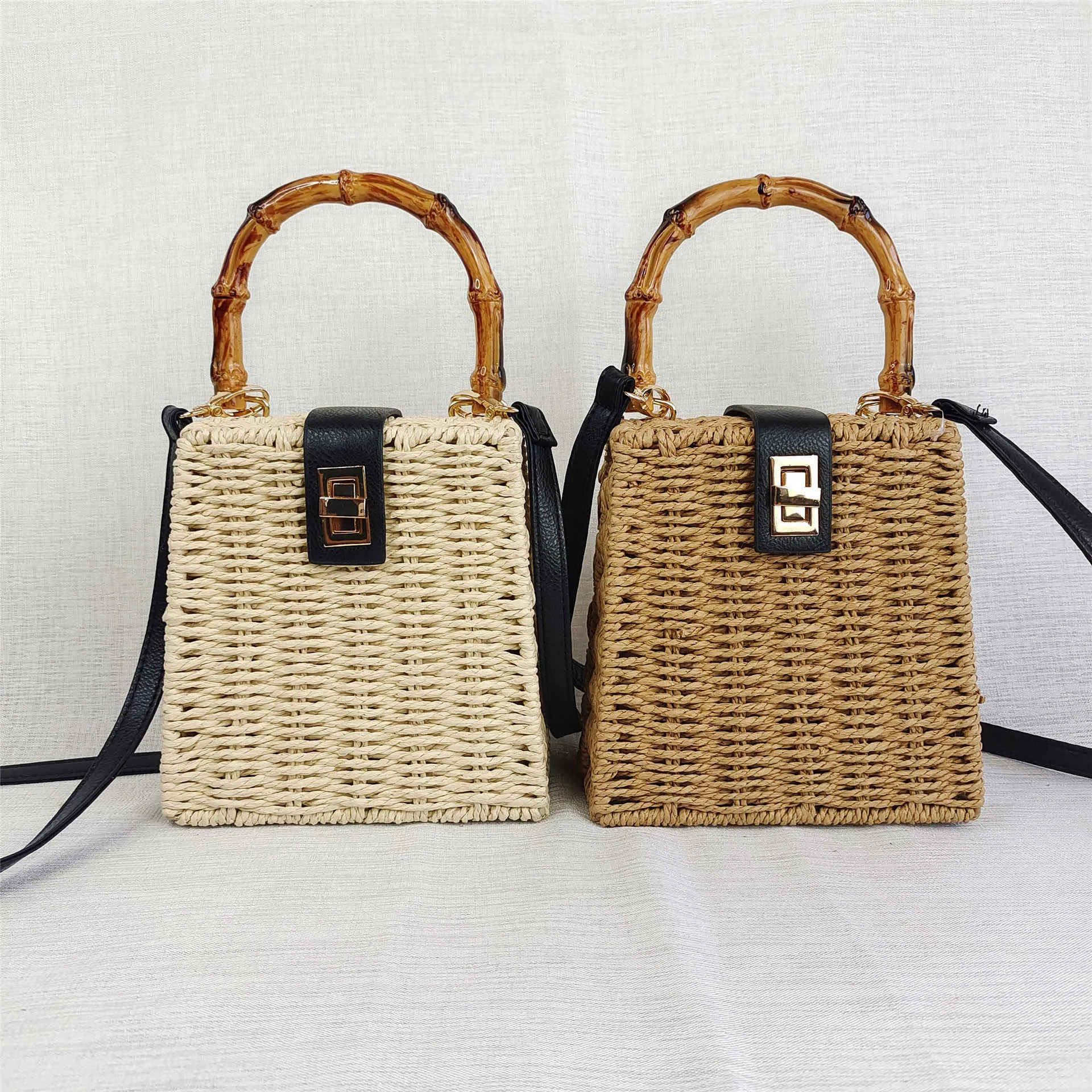 2024新しいInstagram Grass Woven Bag Seaside Vacate Handheld One Shourdled Dual Use Beach Frame Small 240312