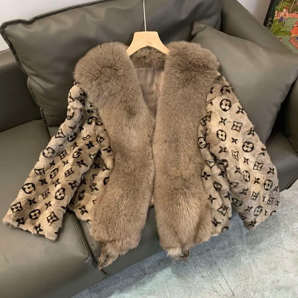 Winter New Haining 2023 فرو مزيج Sable و Fox Hair Front Coat للنساء 2760