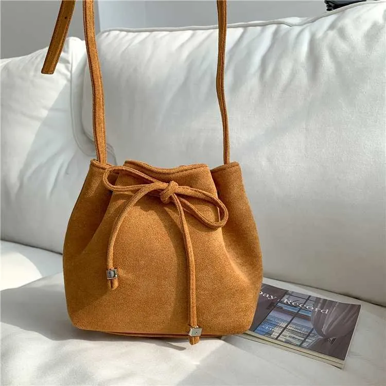 HBP Non-Brand New Drawstring fold shoulder bags for women Fashion plain vintage bag South Korean style bucket plush small crossbody