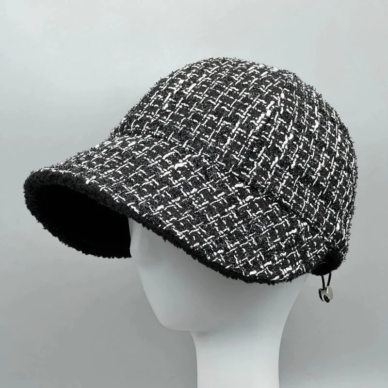 Bonés de bola moda feminina chapéu quente chapéus de inverno elegante lã forrada gorro com borda grossa para mulheres