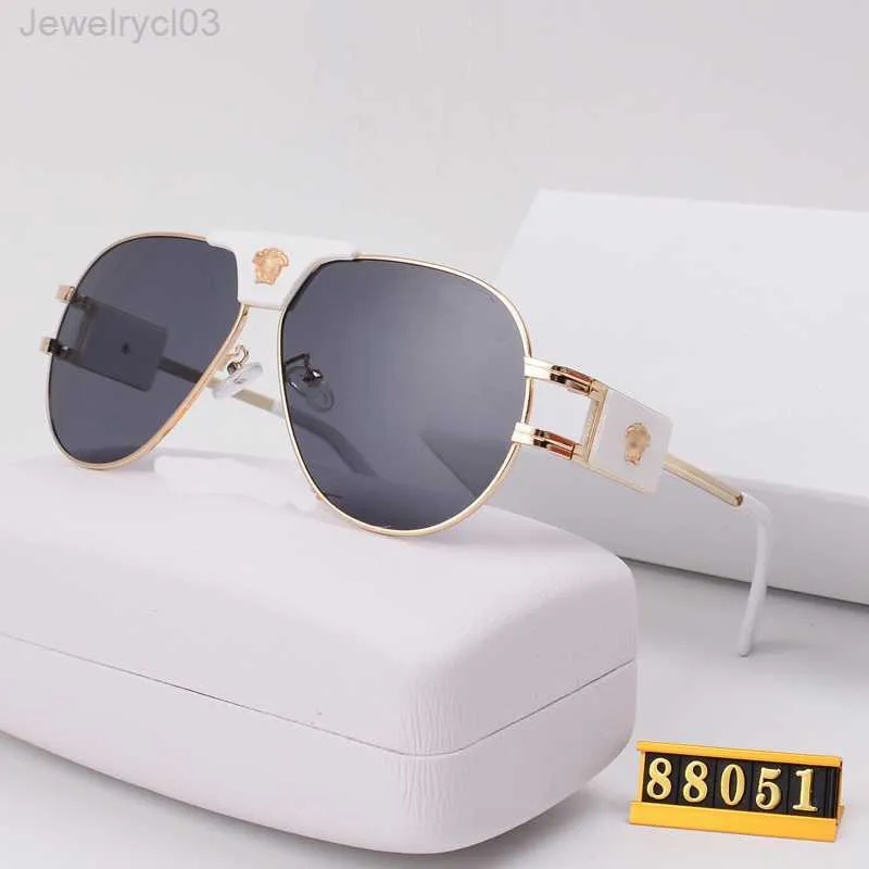 Luxe mode klassieke zonnebril voor heren metaal vierkant gouden frame UV400 unisex ontwerper vintage stijl houding bescherming bril met boxNKZ1