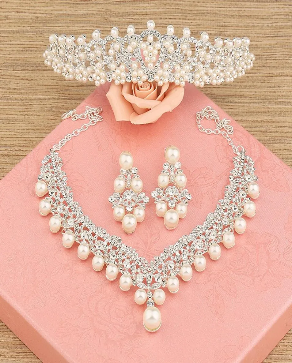 2017 Luxe L'accessoire de cheveux de mariée trois pièces ensemble accessoires de mariage accessoire de cheveux collier boucles d'oreilles accessoires de mariageTia9828557