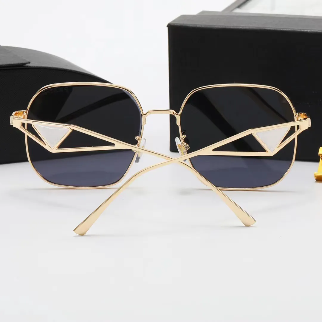 Super Deal Designer Sunglasses Classic Eyeglasses Goggle Outdoor Beach Sun Glasses For Man Woman Mix Color Optional Triangular signature