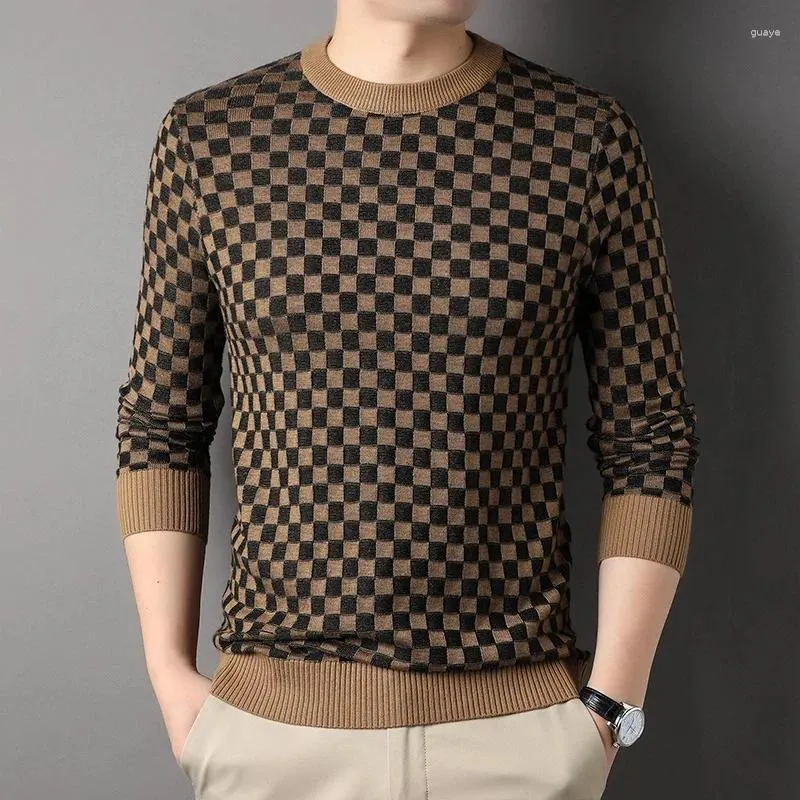Pulls pour hommes Pull en tricot Tops de luxe Col rond Designer à la mode Jumper Coréen Plaid Bottomed Pull Business Hommes Vêtements
