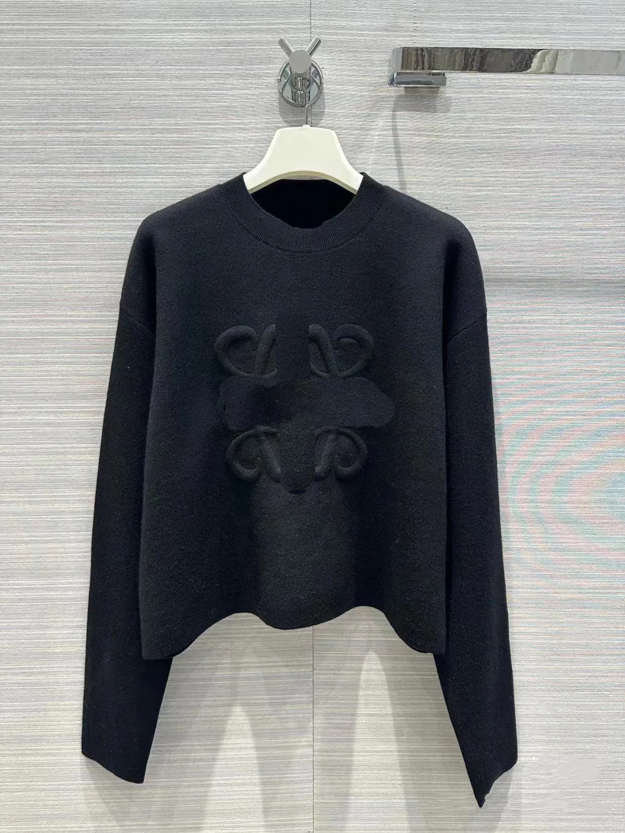 Bahar Loewe Üst Tasarımcı Top Sweater Klasik Kadınlar Siyah Pantolon Yüksek Kaliteli Sweater Slim Fitting Beyaz İnce Örgü Kazak İşlemeli Aşk Sweater