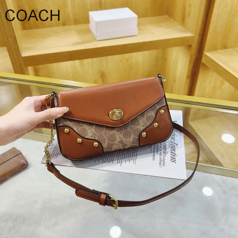 Luxury Store %80 Designer Shoulder Bag Factory Online Wholesale Retail Advanced Womens Bag New Fashion Chain Diagonal Straddle Personalized Small Square Bag