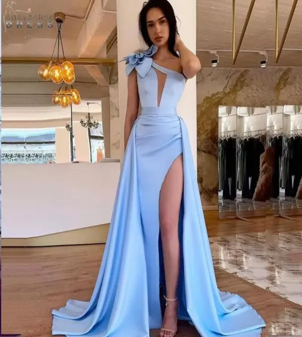 2023 Sexig Aline Satin Evening Dresses Long With 3D Flower Peads ärmlösa High Split Cutout One Shoulder Prom -klänningar GB1114S17987749