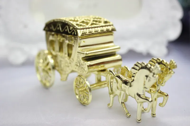 100pcs Cinderella Carriage Wedding Favor Boxes Candy Box Casamento Wedding Favors And Gifts Event Party Supplies FY8660