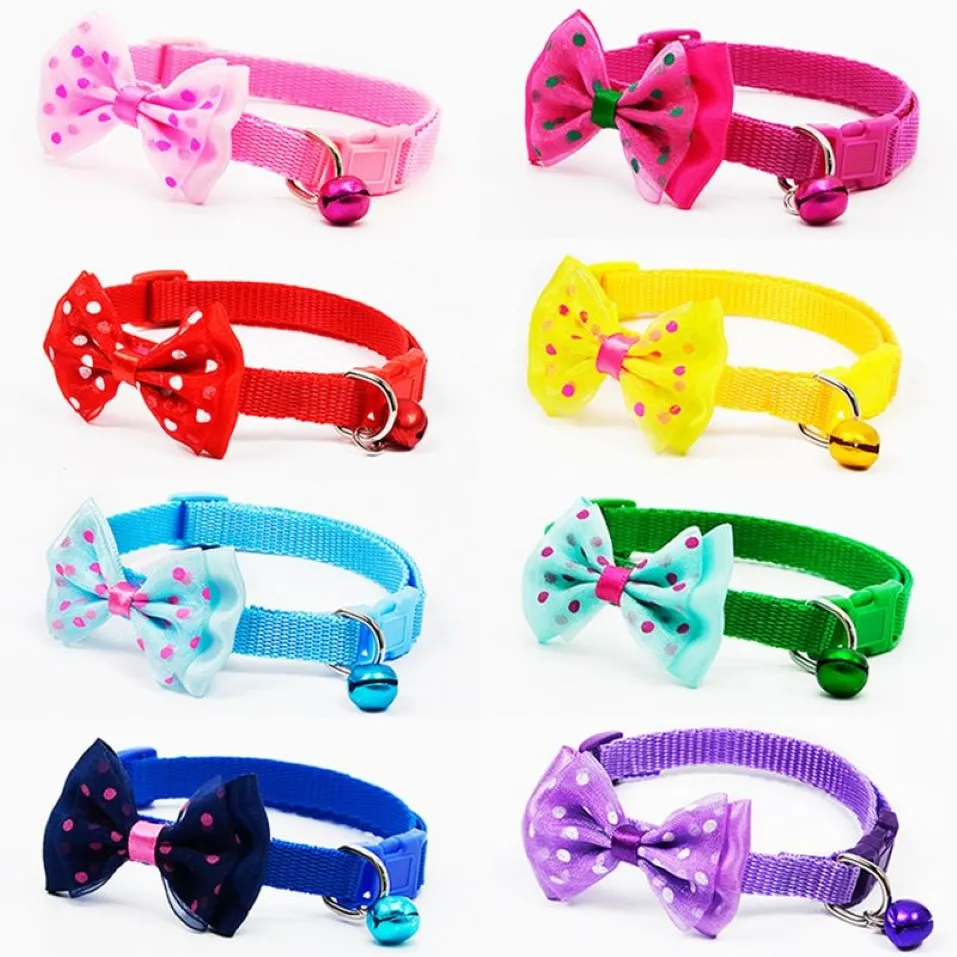 Abbigliamento per cani Set da 50 pezzi Simpatici animali domestici Collari per cuccioli in poliestere regolabili con fiocco e collana con campanelli per gatto decora261i