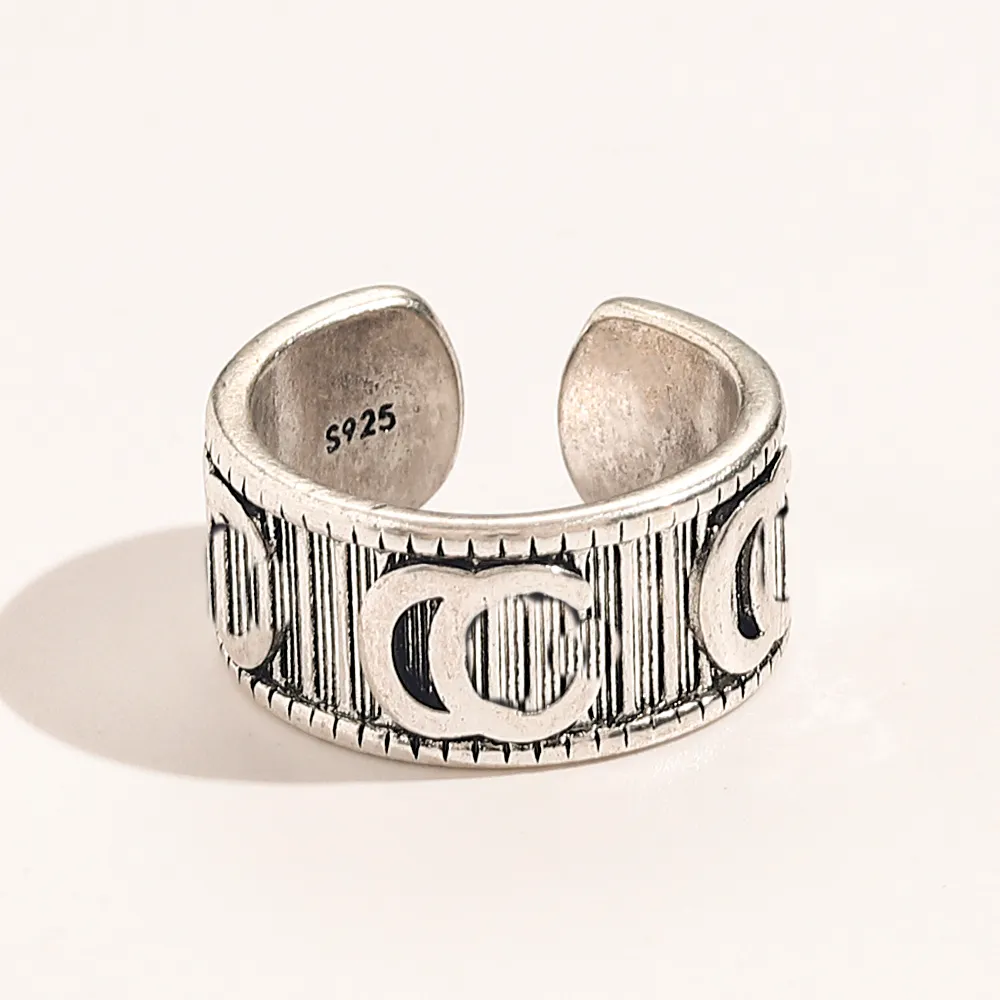 Lyxdesigner ring 18k guld pläterad för kvinnor män brev designer eleganta stil ringar retro ringar bröllopsfest gåva smycken