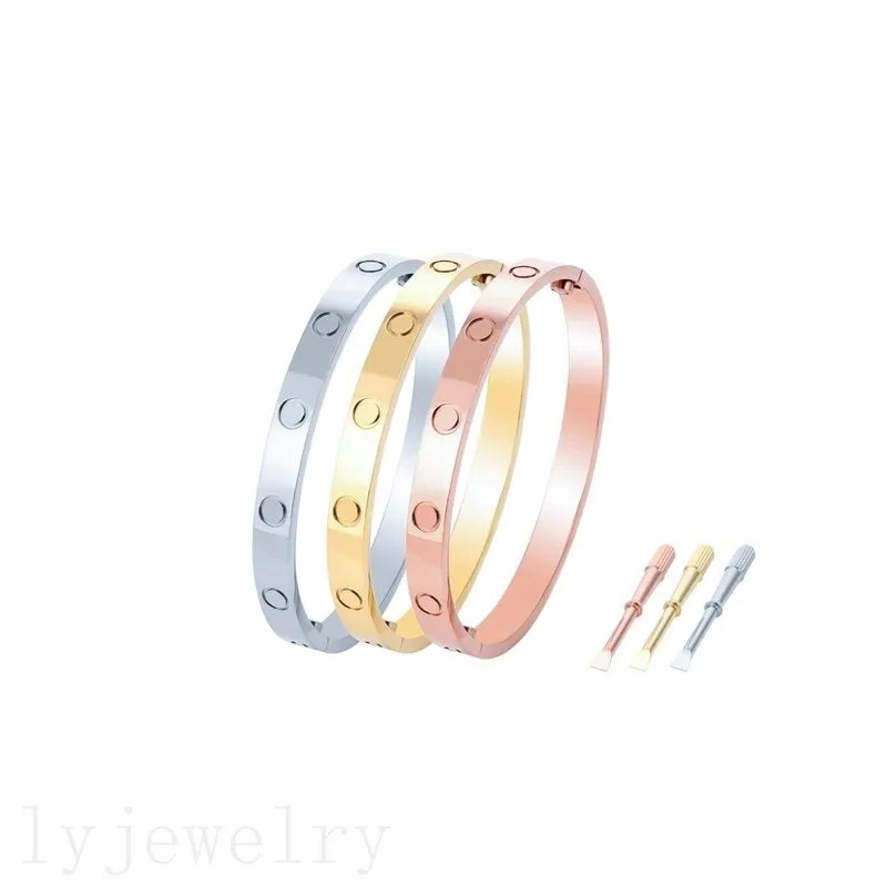 Alloy luxury love diamond bracelet creative design silver color plated gold bangles simple style with letters womens bracelet luxury complex nice jewelry ZB061 I4