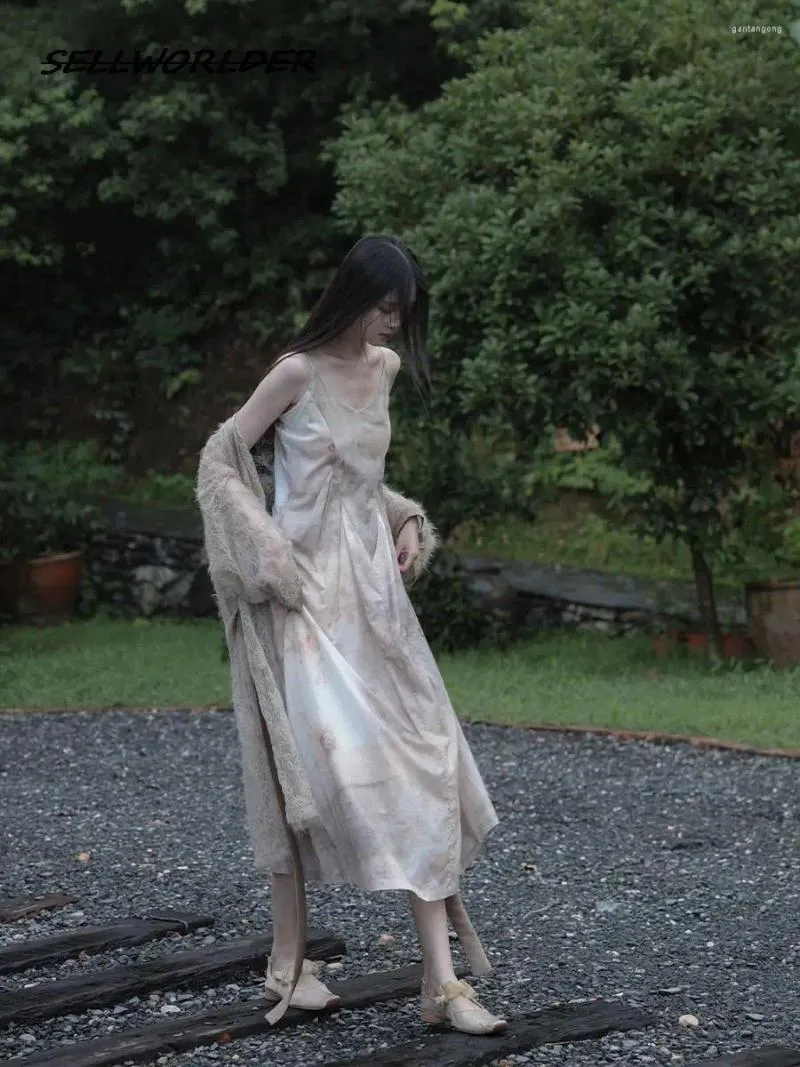 캐주얼 드레스 2024 여성 중국 스타일 식물 프린트 슬림 v- 넥 스트랩 긴 레트로 드레스