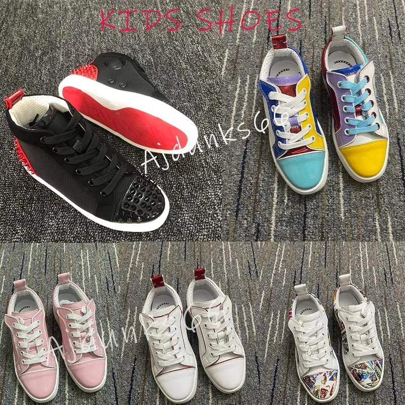 2024 New Kids Designer Red Bottoms Casual Shoes Loafere Rivets Low Studed Kid Designers Shoe Children Fashion Bottomes Trainers Eur25-37